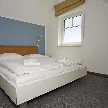 Strandnahe Rex Rugia: Balkon & Erlebnisbad-zugang Apartment Lobbe