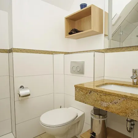 Apartment Strandnahe Rex Rugia: Balkon & Erlebnisbad-zugang Lobbe