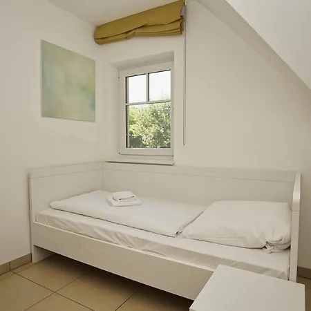 Strandnahe Mit Balkon, Gratis Nutzung Vom Ahoi Erlebnisbad Und Sauna In Sellin - Rex Rugia 29-7 Lobbe