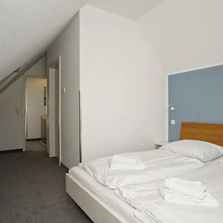 Strandnahe Rex Rugia: Balkon & Erlebnisbad-zugang * Lobbe