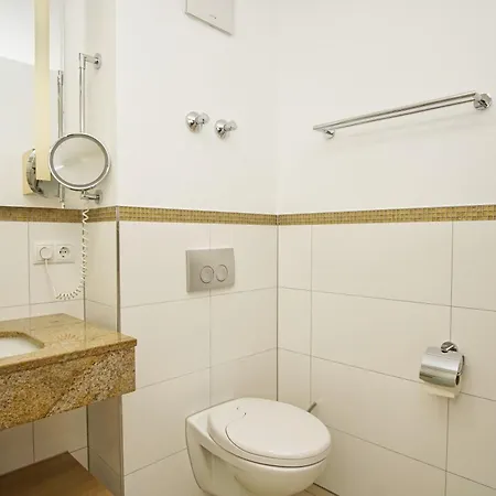 Strandnahe Rex Rugia: Balkon & Erlebnisbad-zugang Apartment