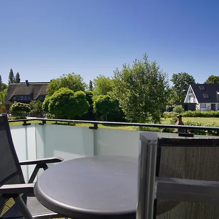 Strandnahe Rex Rugia: Balkon & Erlebnisbad-zugang Apartment Lobbe